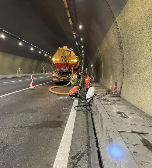 平邑隧道排水渠清淤